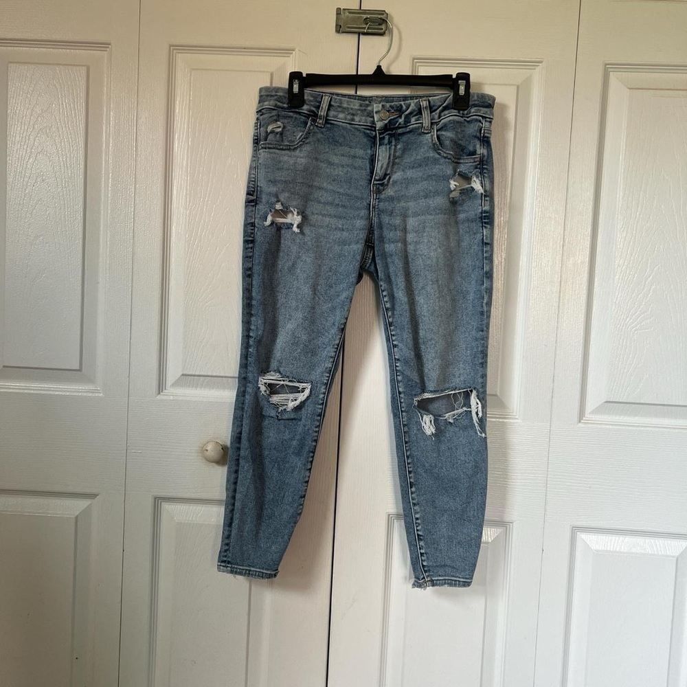 American Eagle Outfitters Light Blue Distressed Jeans